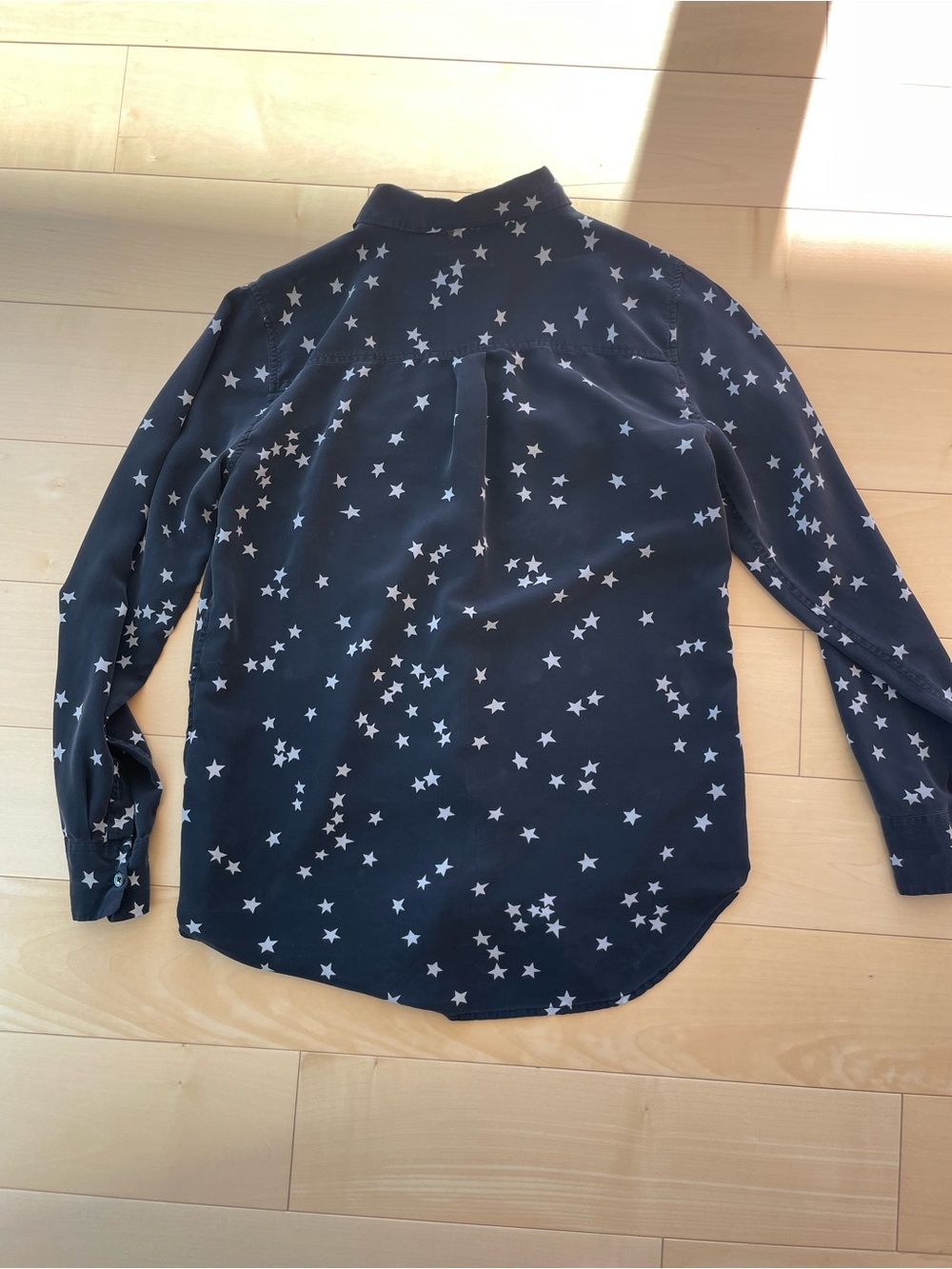 Equipment Femme 100% Silk Star-Print Blouse Black w White/Ivory Stars medium m - Picture 10 of 11